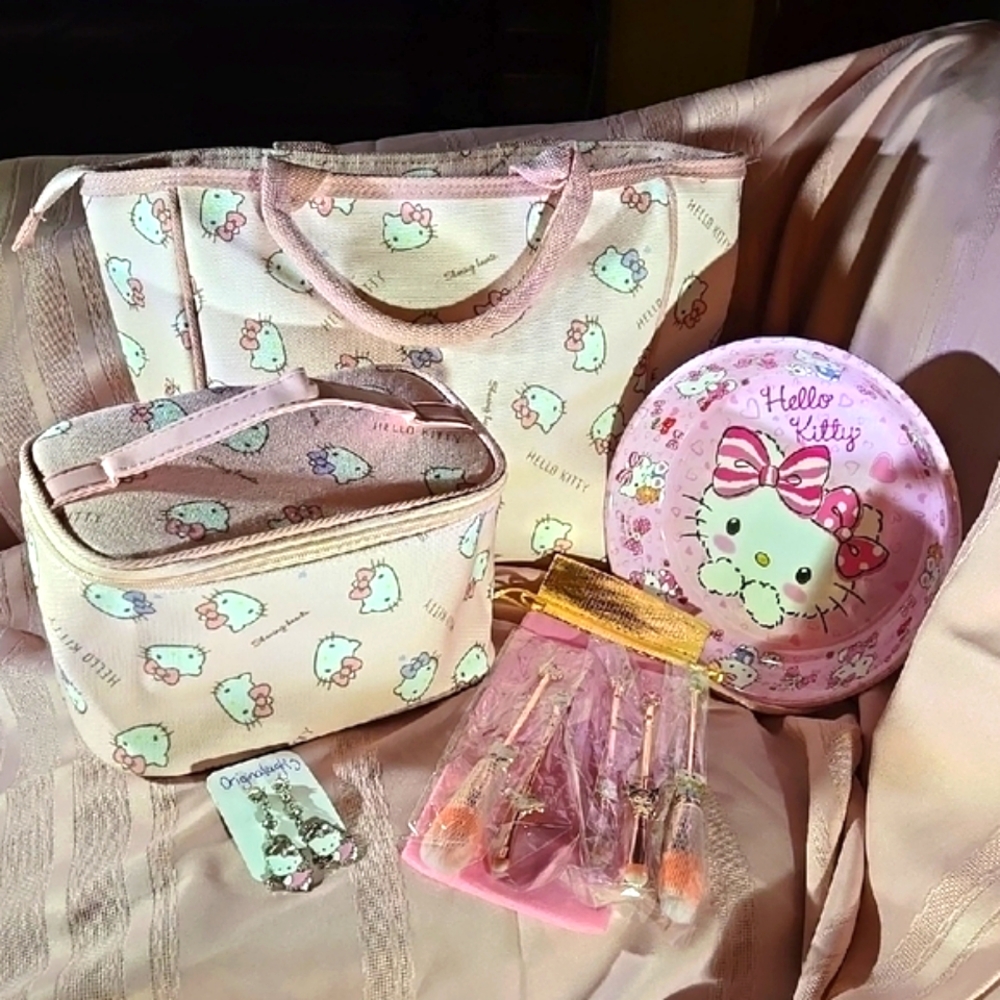 Hello Kitty Pink and Cream Bag Set